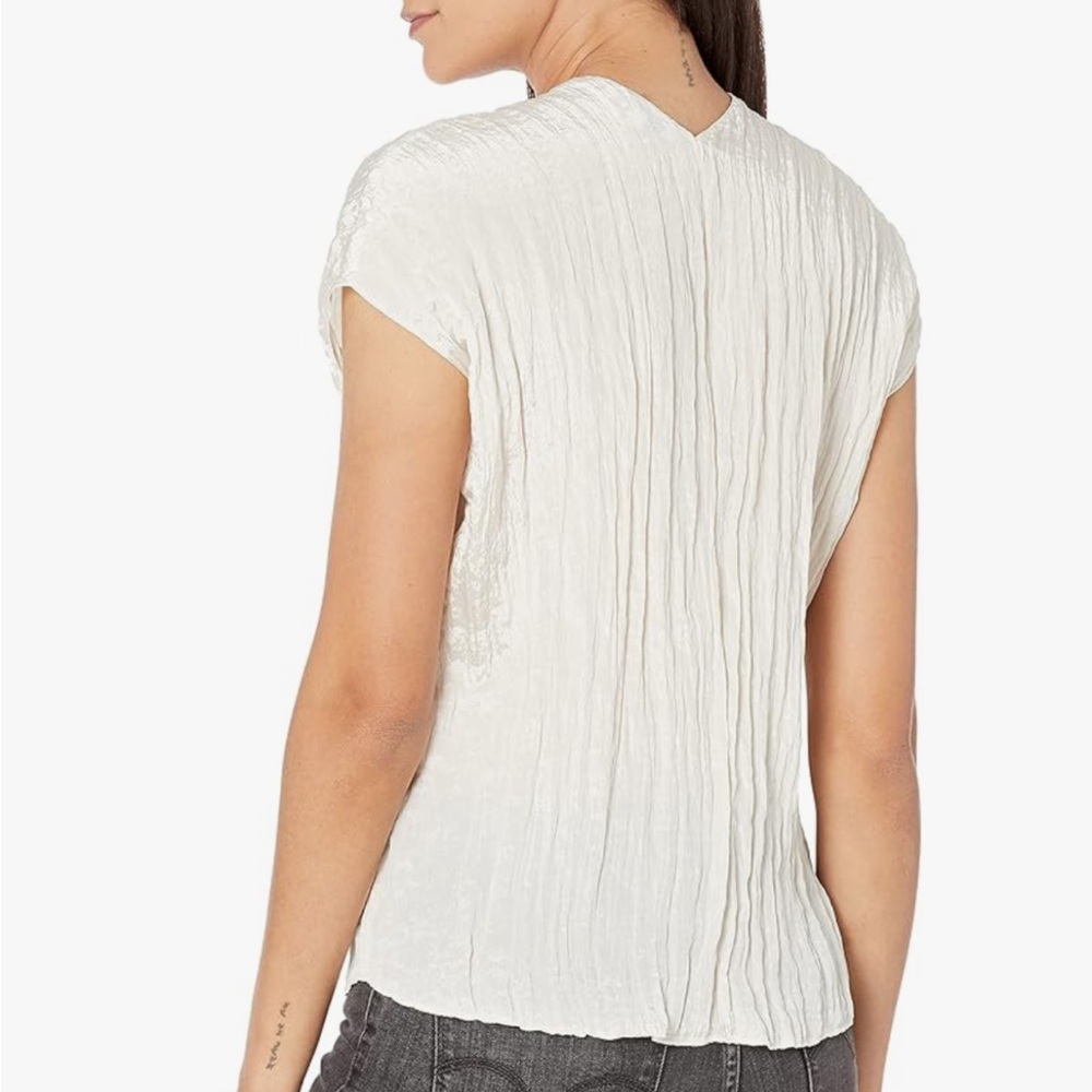 [VINCE] Crinkle V-Neck Popover Blouse in Ivory - Picture 2 of 8